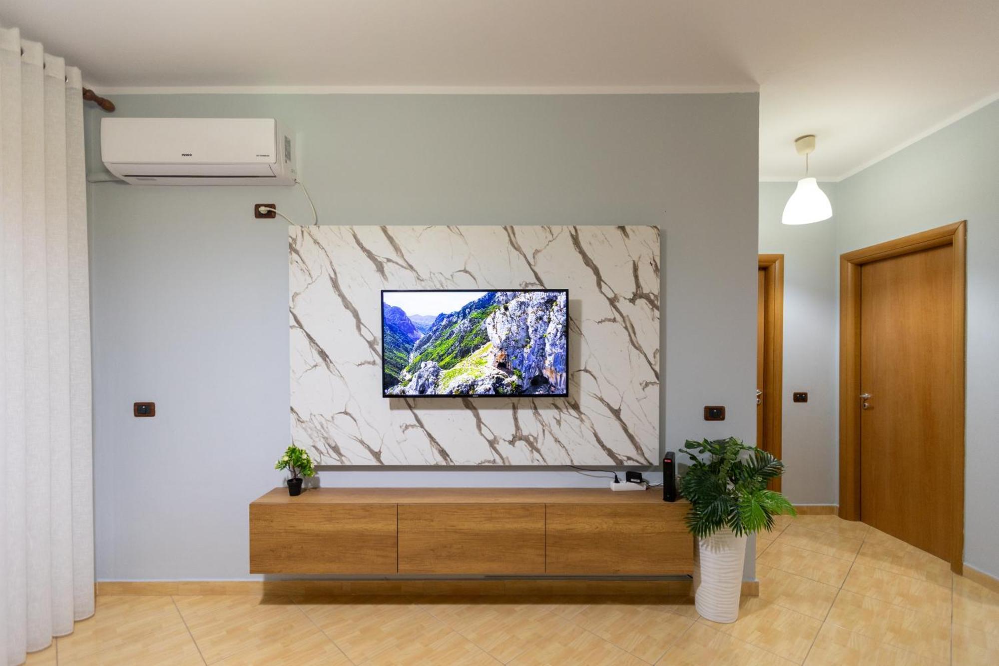 Da Vinci Apartment Vlorë Buitenkant foto