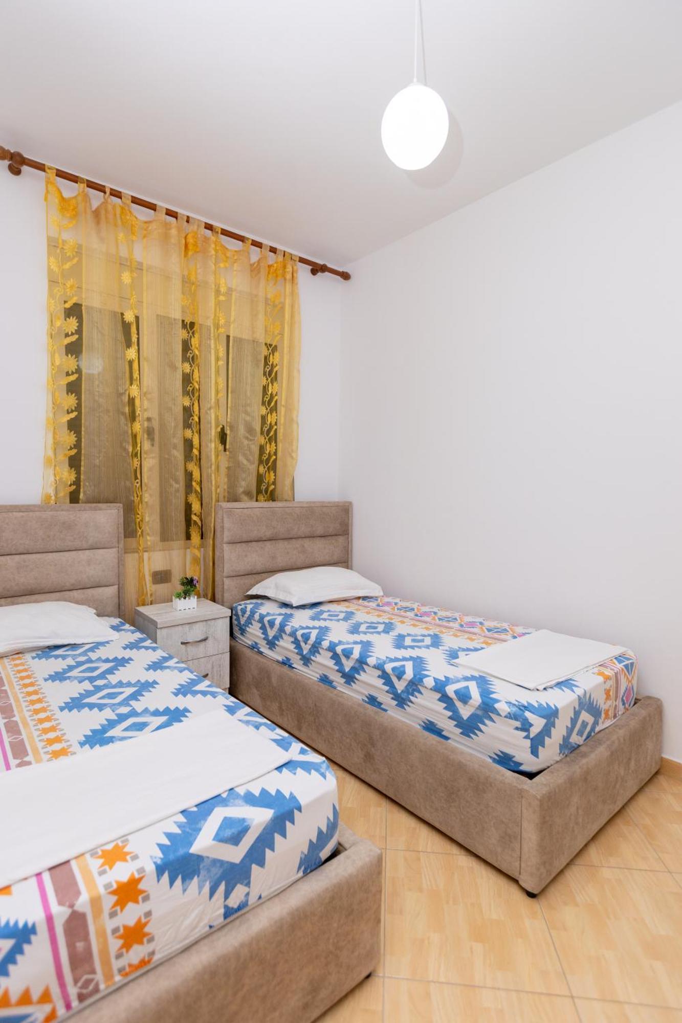 Da Vinci Apartment Vlorë Buitenkant foto