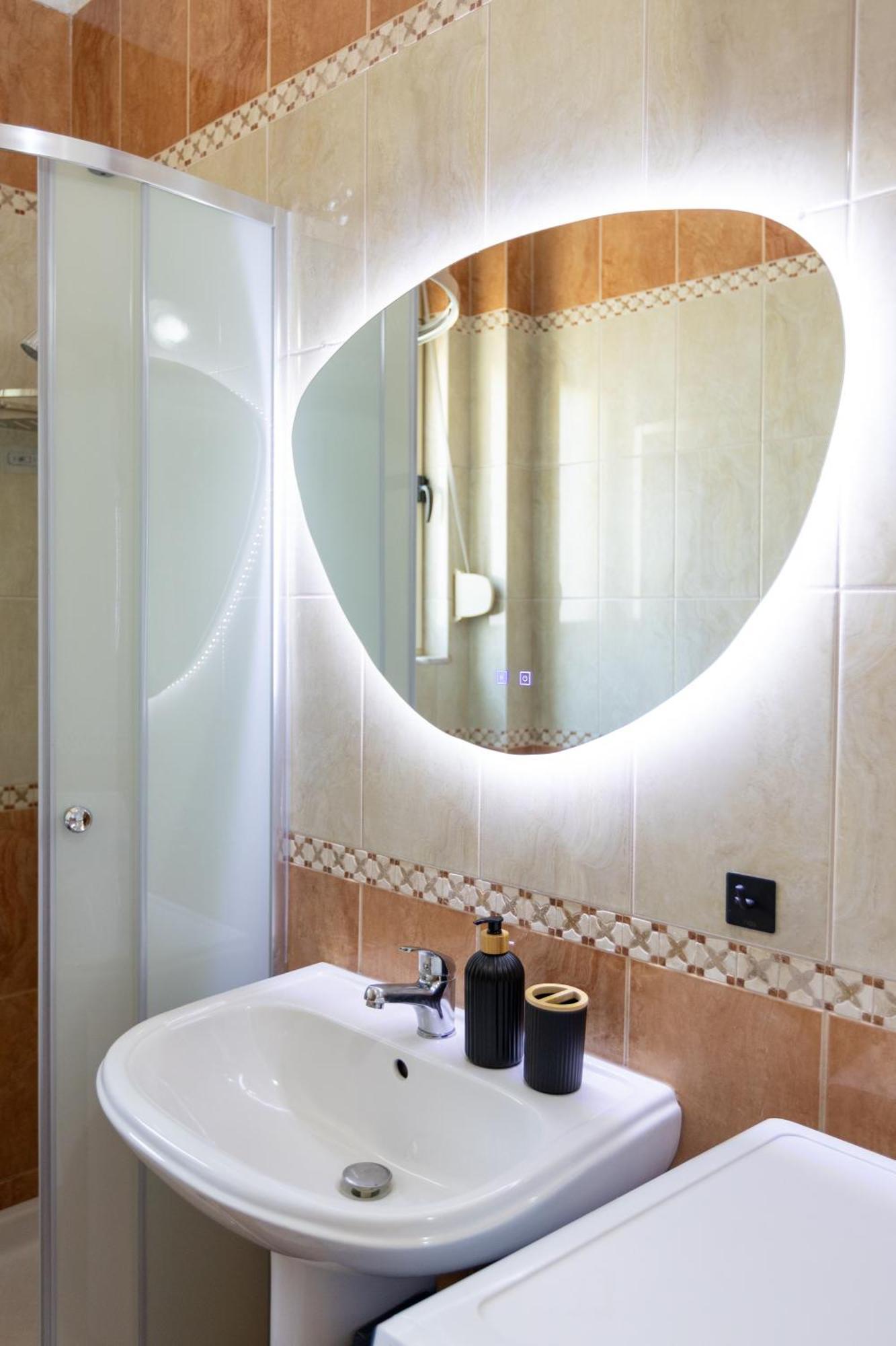 Da Vinci Apartment Vlorë Buitenkant foto